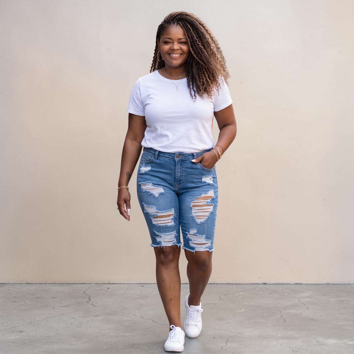 Women's Plus Size Frayed Light Wash Bermuda Shorts