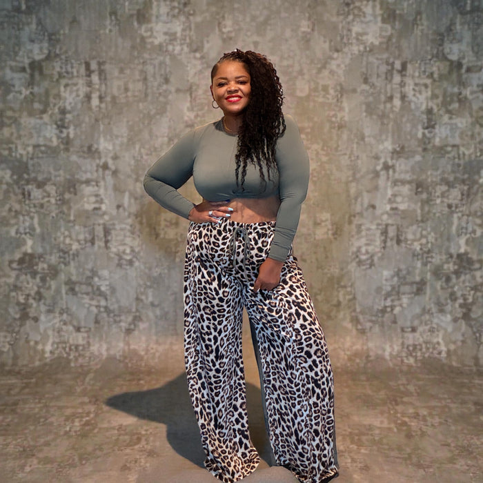 Plus Size Long Sleeve Top And Wide Leg Lepard Print Pants Set